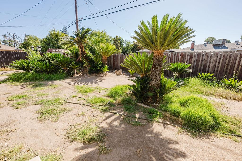 2994 E Ashlan Ave, Fresno, CA 93726