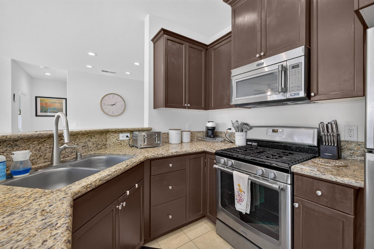 2047 Boccioni Ln, Clovis, CA 93611