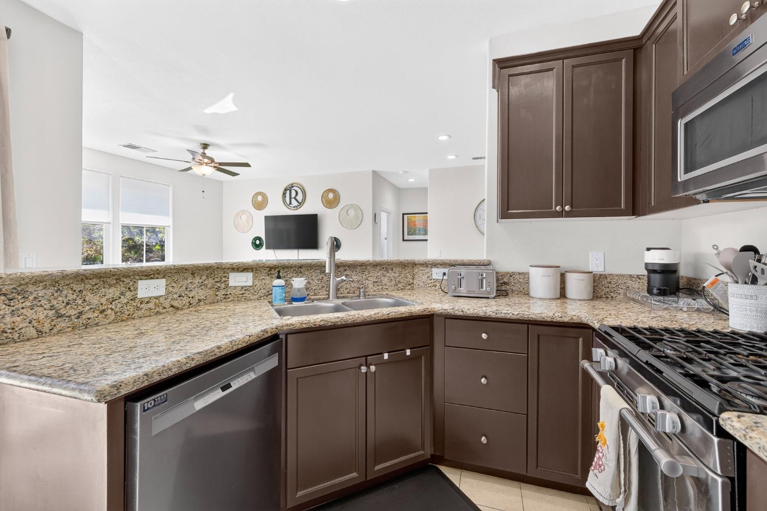 2047 Boccioni Ln, Clovis, CA 93611
