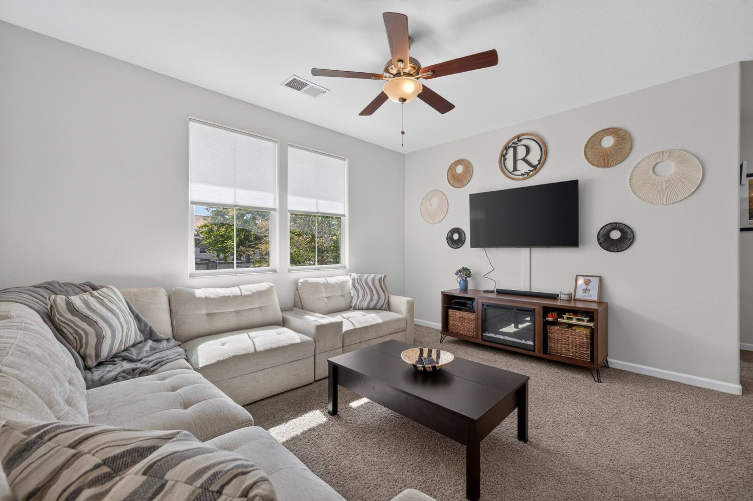 2047 Boccioni Ln, Clovis, CA 93611
