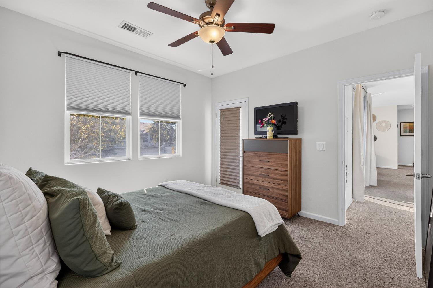 2047 Boccioni Ln, Clovis, CA 93611