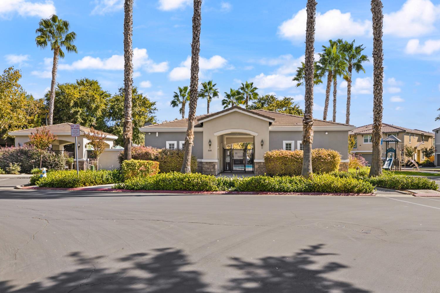 2047 Boccioni Ln, Clovis, CA 93611