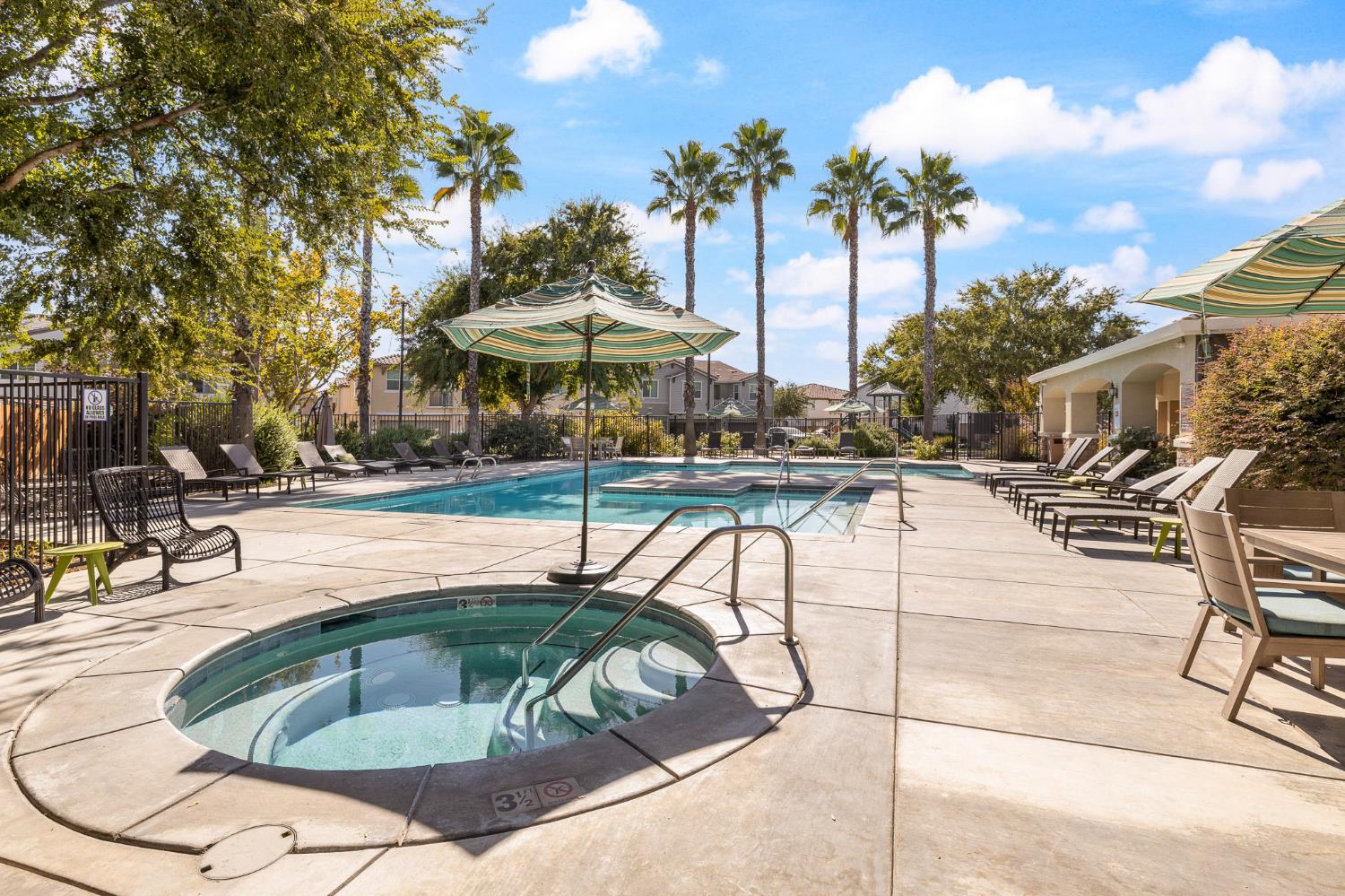 2047 Boccioni Ln, Clovis, CA 93611
