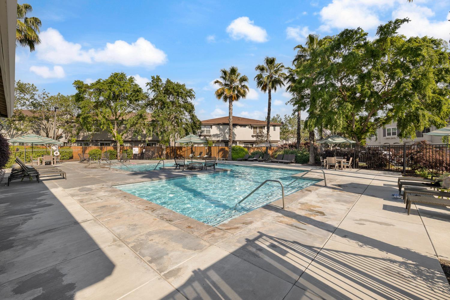 2047 Boccioni Ln, Clovis, CA 93611
