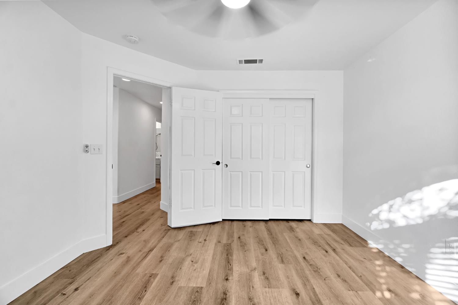 349 S Thomas Ave, Kerman, CA 93630