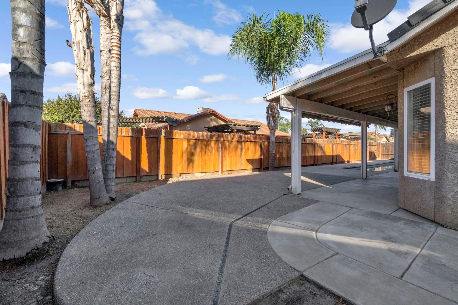 349 S Thomas Ave, Kerman, CA 93630