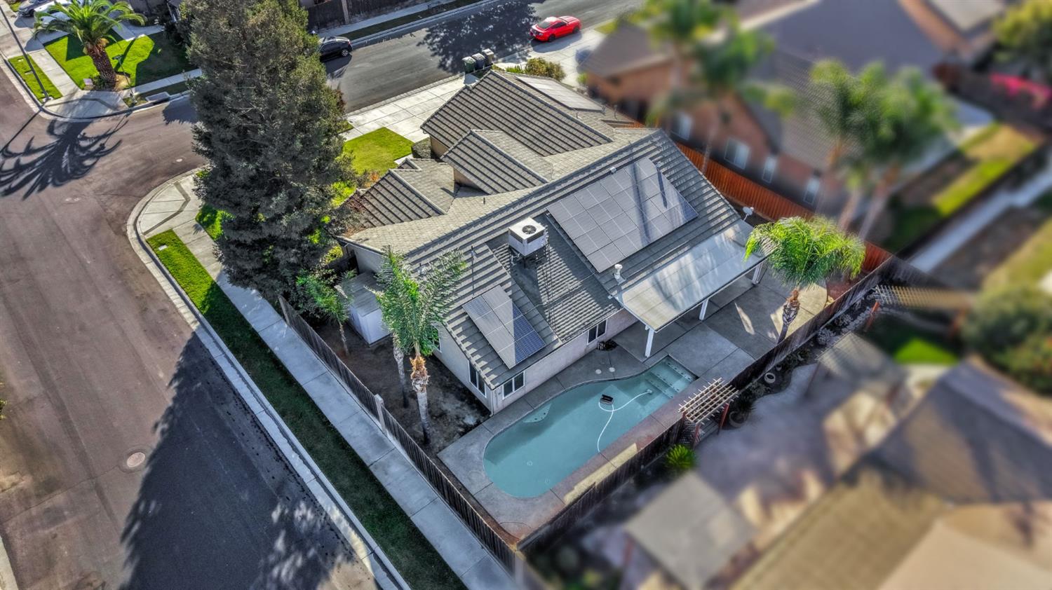 349 S Thomas Ave, Kerman, CA 93630