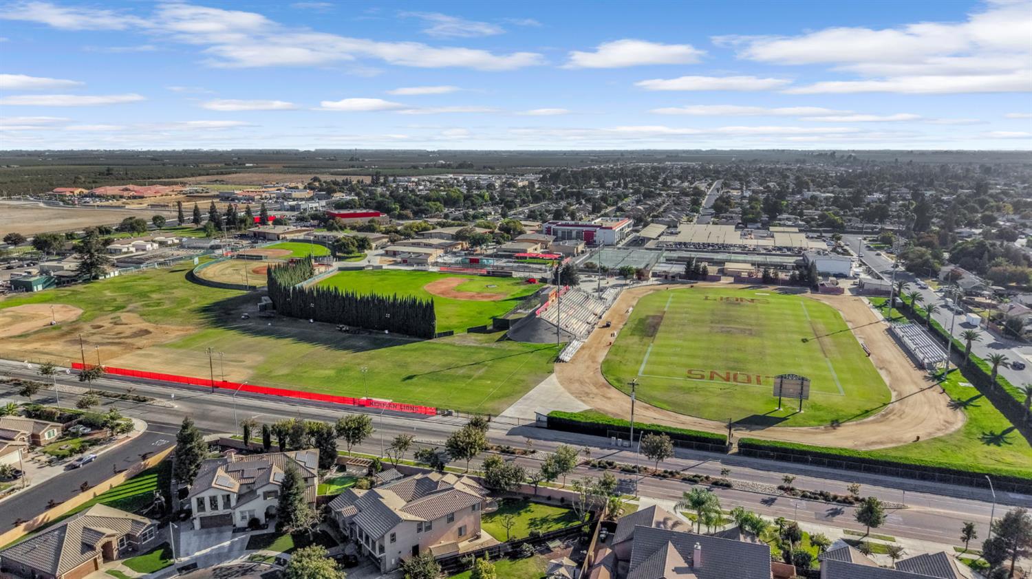 349 S Thomas Ave, Kerman, CA 93630