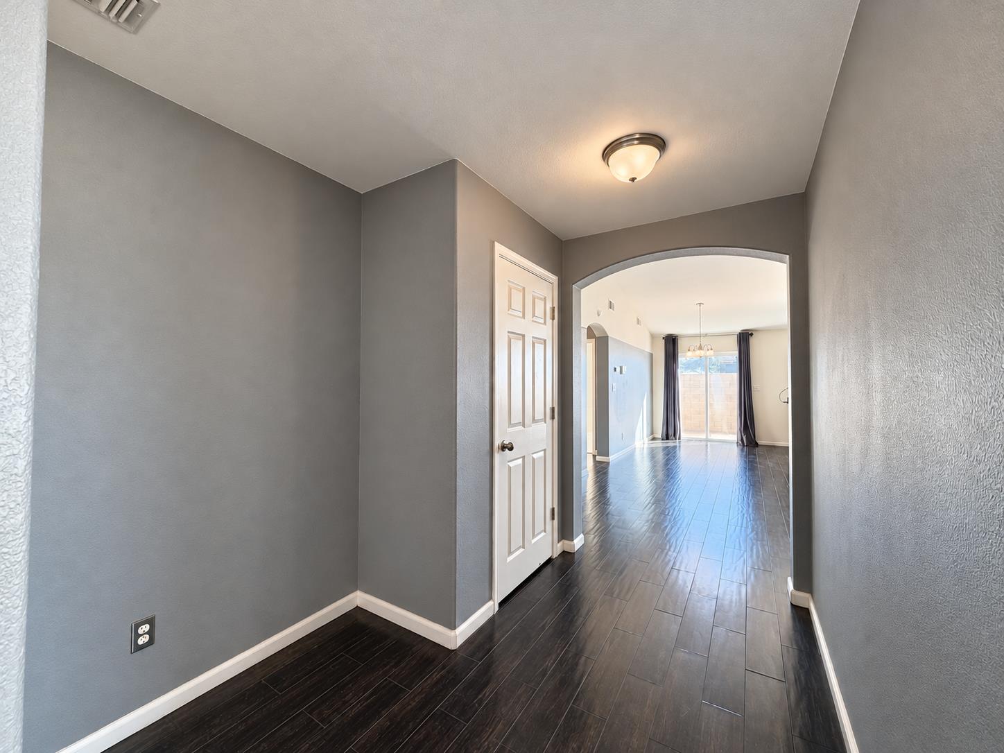 653 S Renn Ave, Fresno, CA 93727