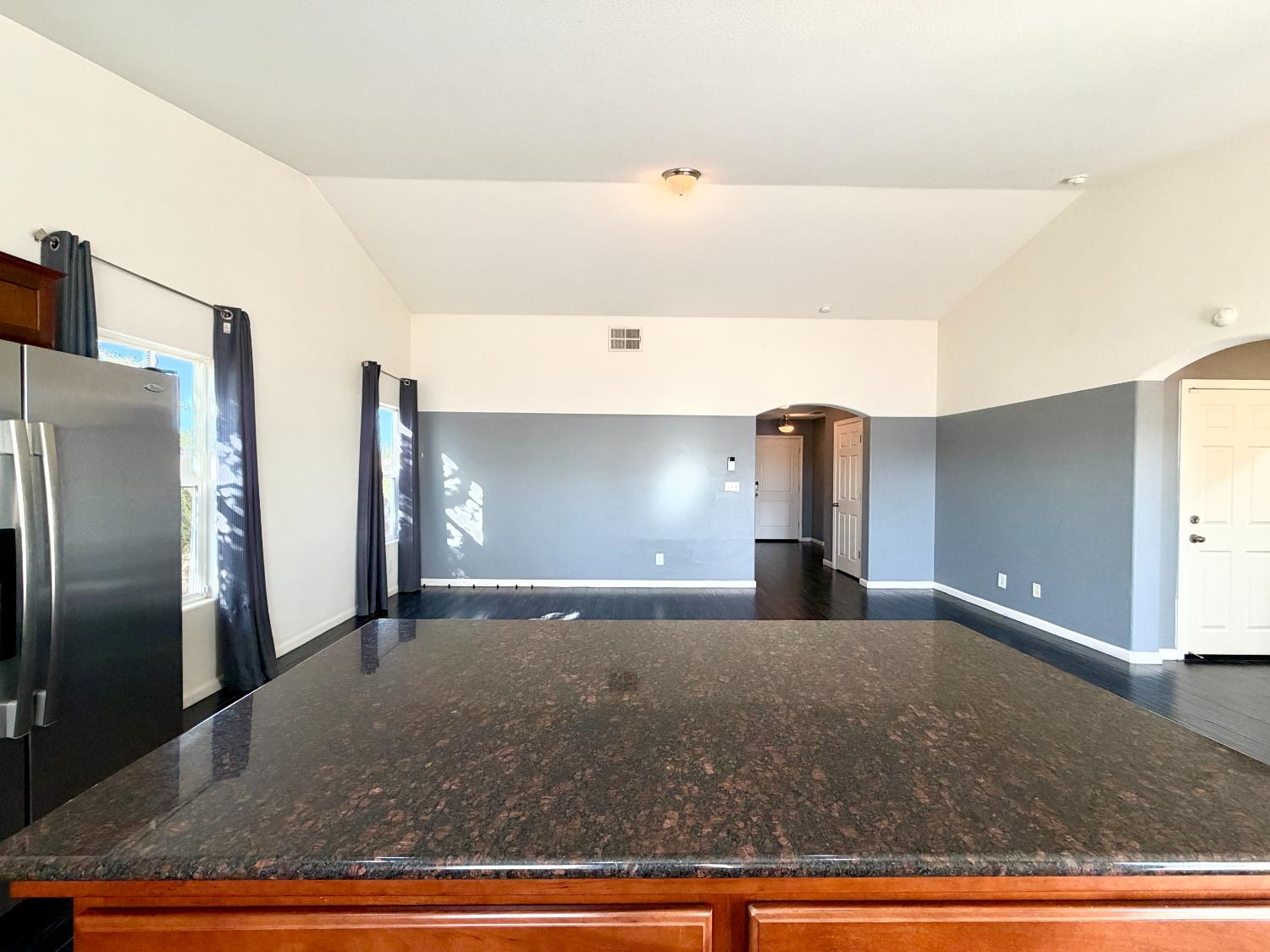 653 S Renn Ave, Fresno, CA 93727