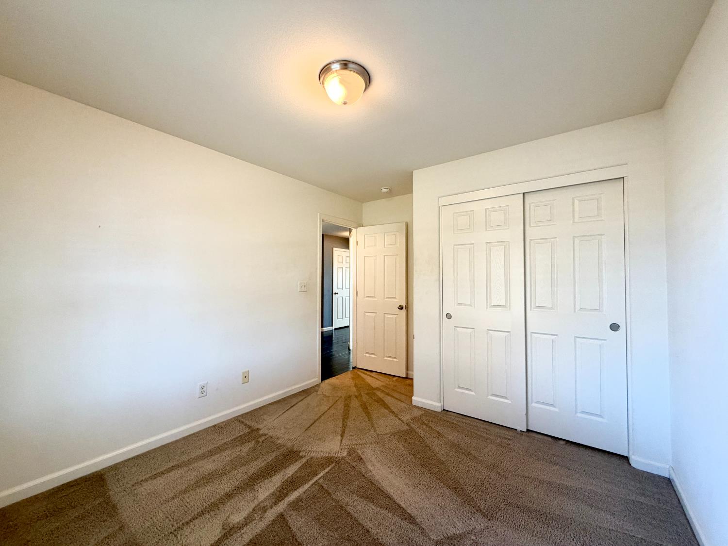 653 S Renn Ave, Fresno, CA 93727