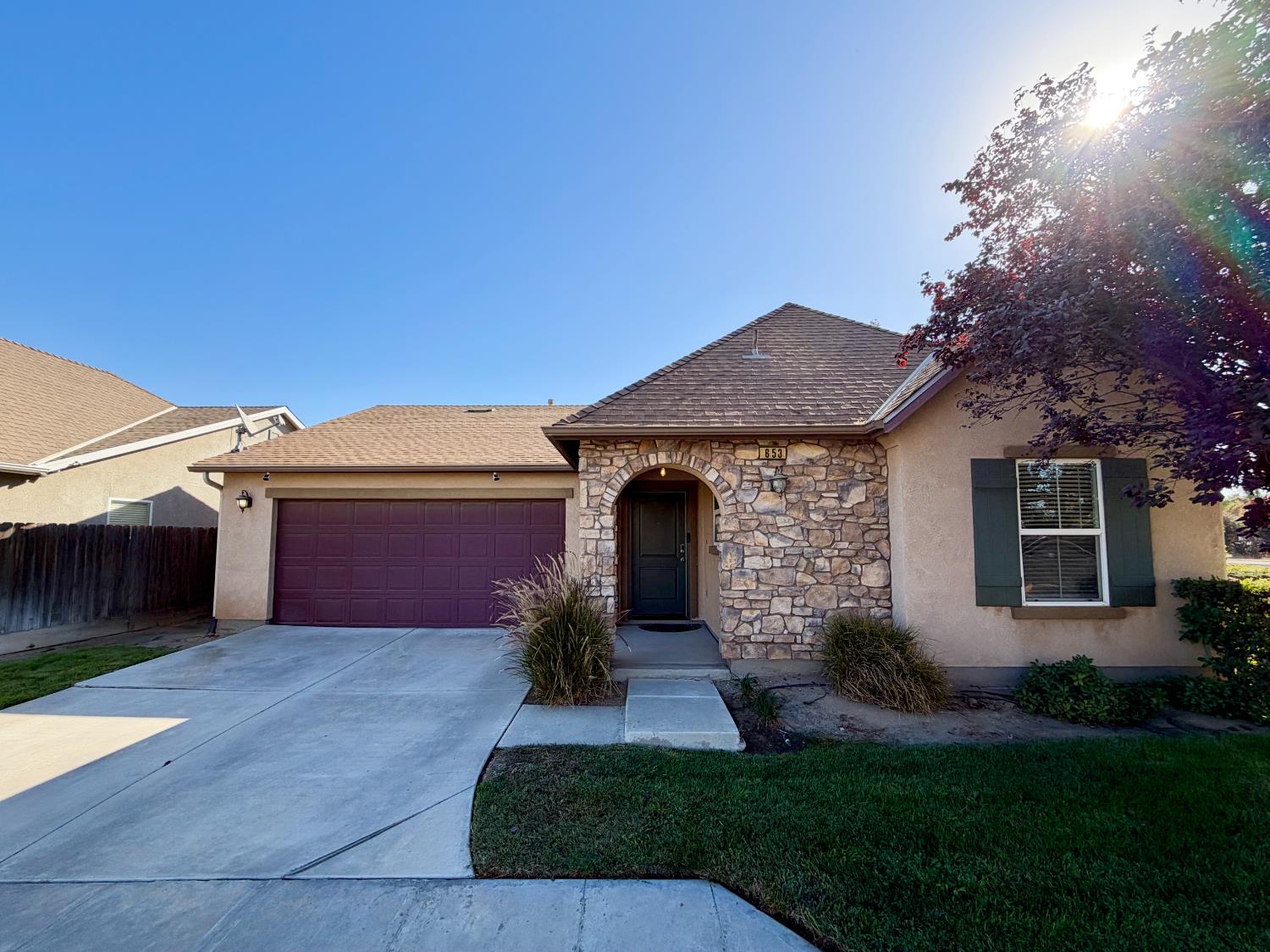 653 S Renn Ave, Fresno, CA 93727