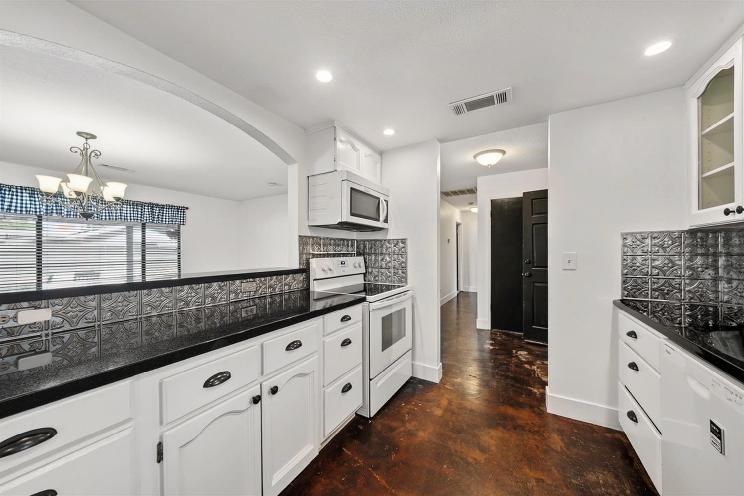 36223 Blossom Ave, Madera, CA 93636