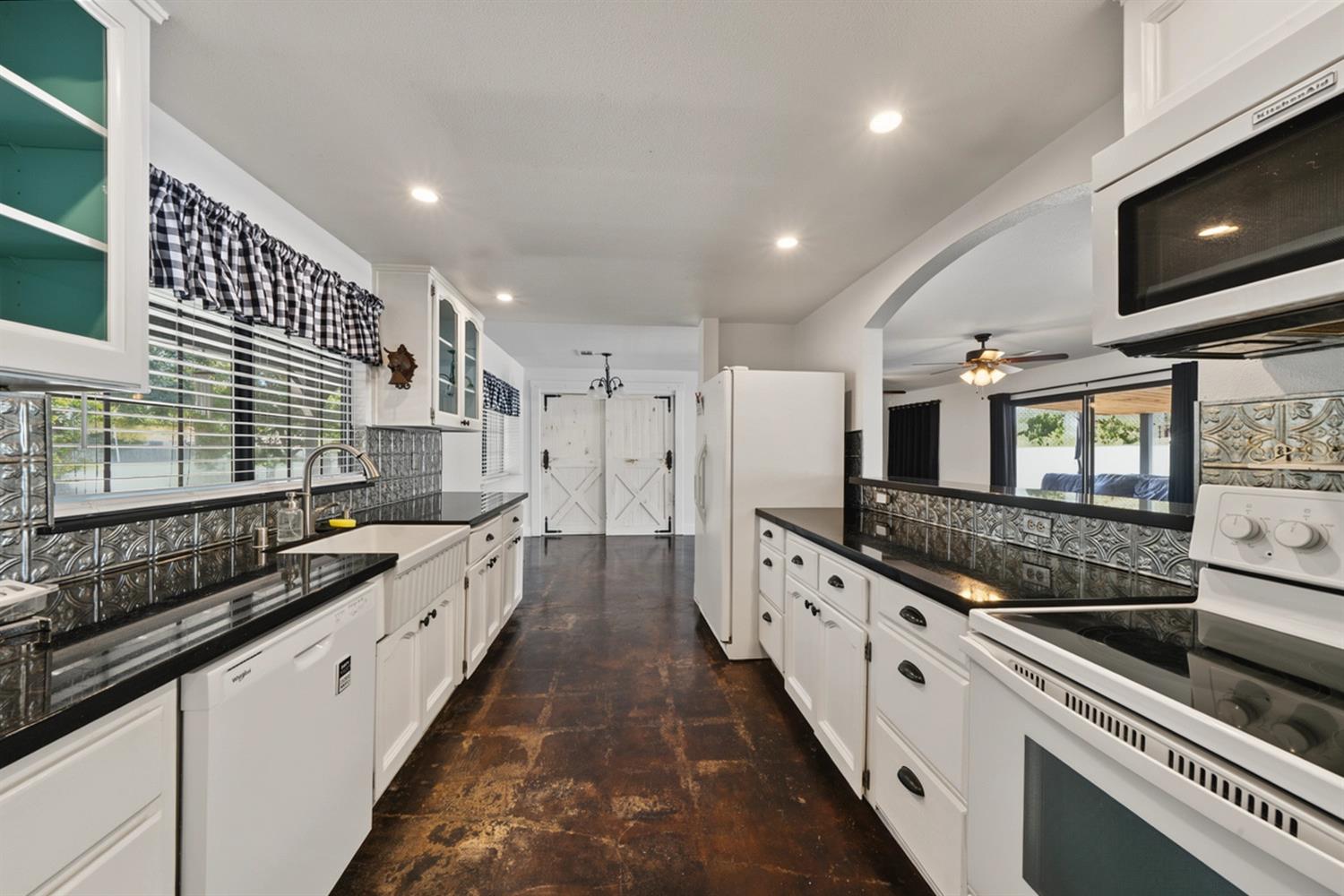 36223 Blossom Ave, Madera, CA 93636