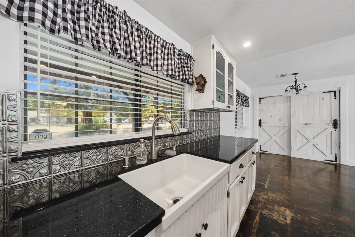 36223 Blossom Ave, Madera, CA 93636