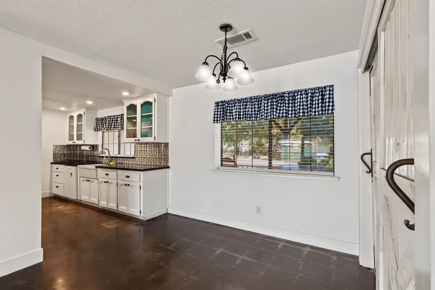 36223 Blossom Ave, Madera, CA 93636