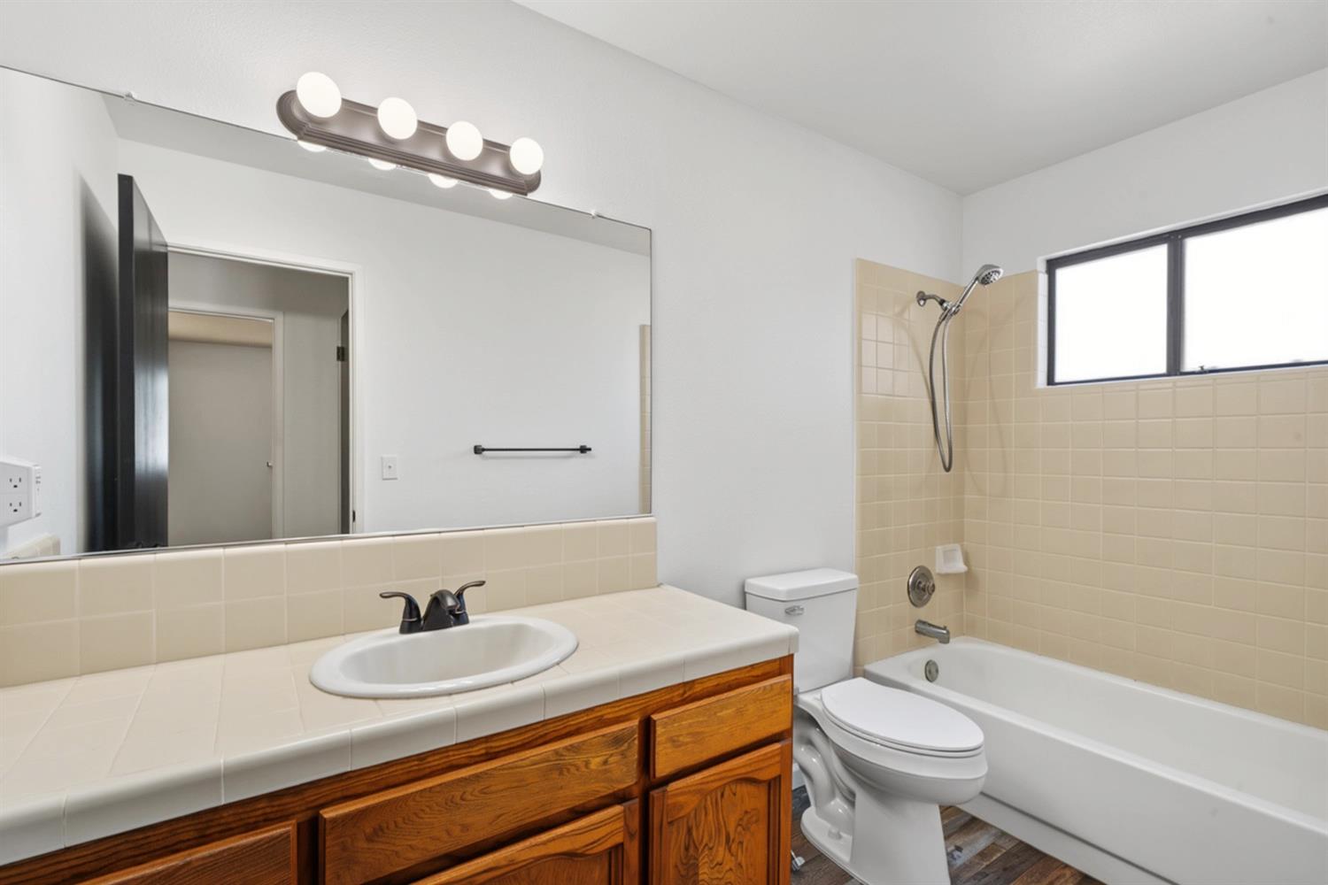 36223 Blossom Ave, Madera, CA 93636