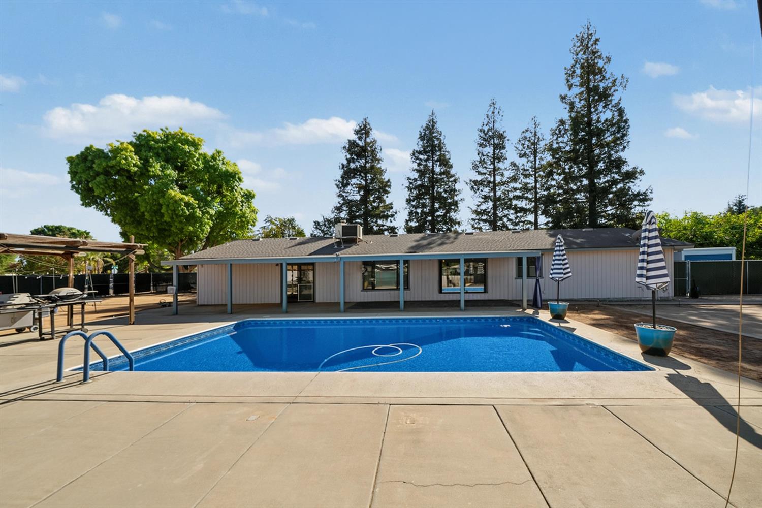 36223 Blossom Ave, Madera, CA 93636
