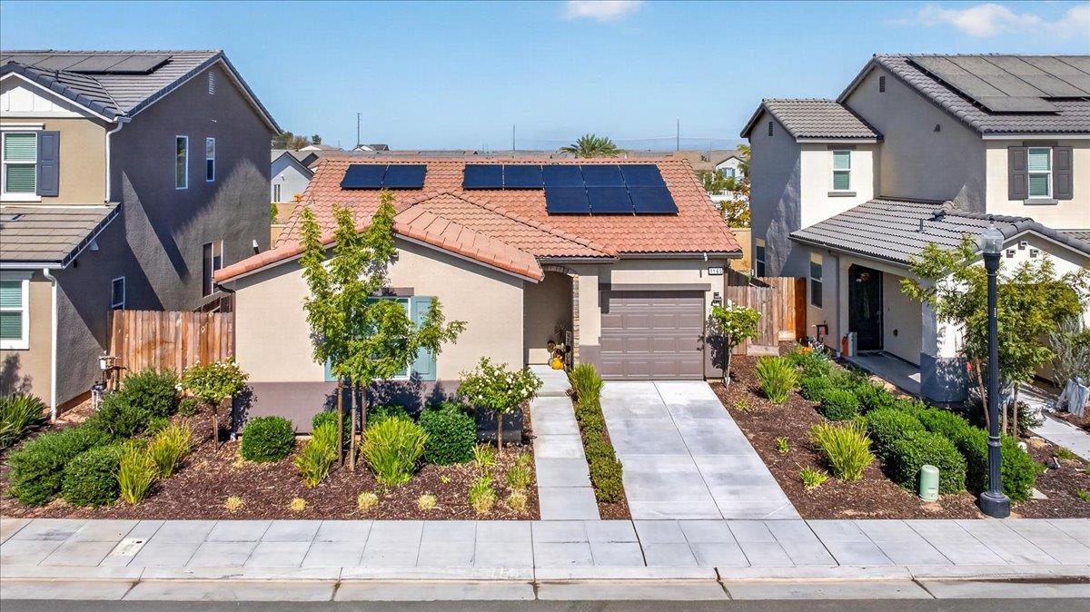 1165 Blue Oak Ln W, Madera, CA 93636