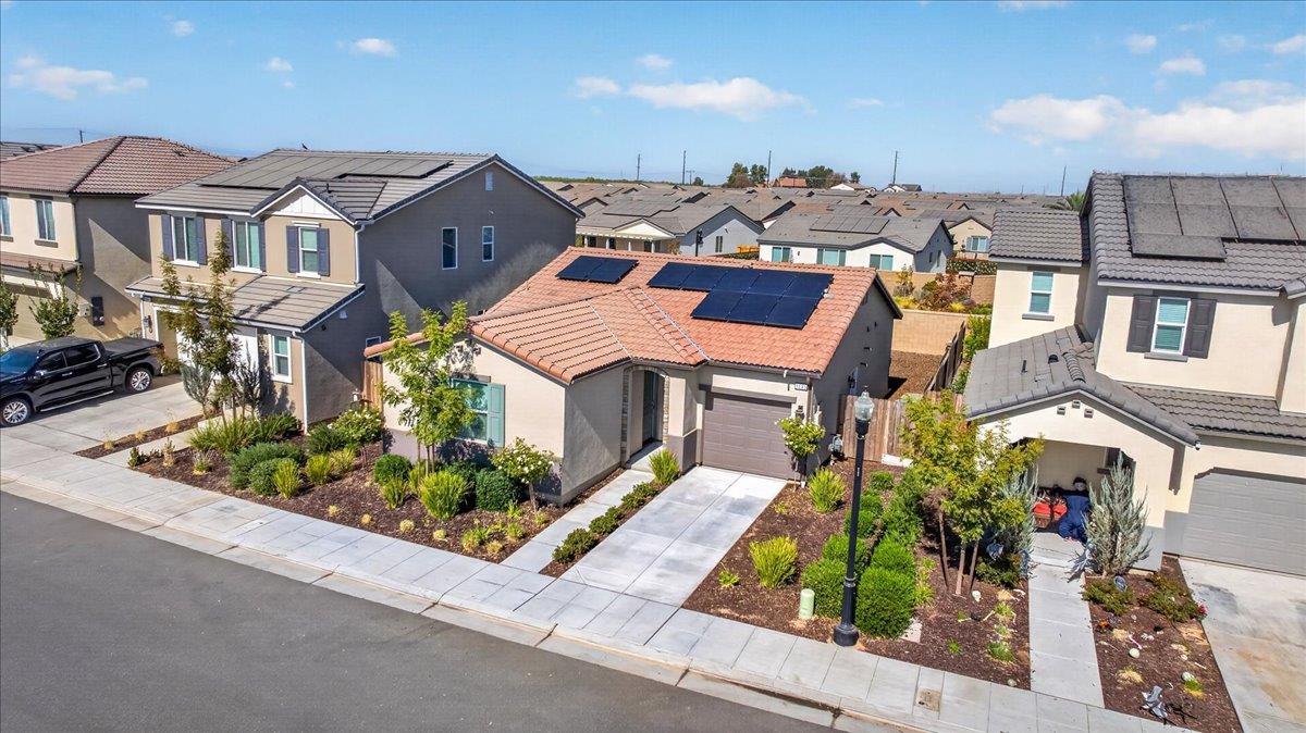 1165 Blue Oak Ln W, Madera, CA 93636