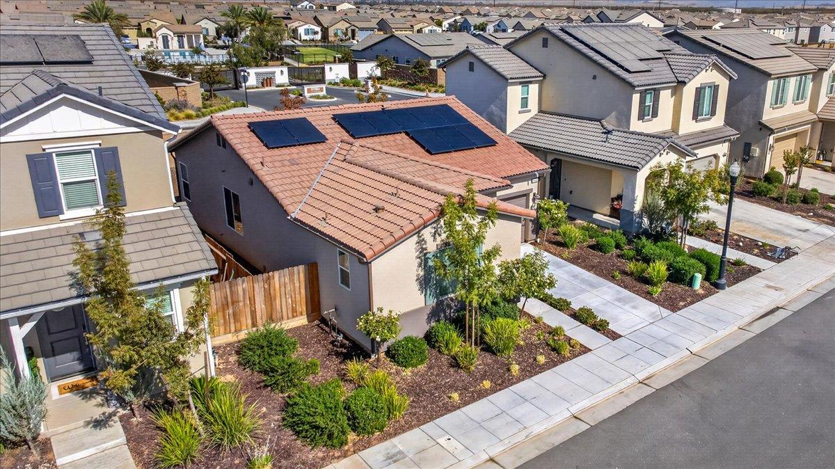 1165 Blue Oak Ln W, Madera, CA 93636