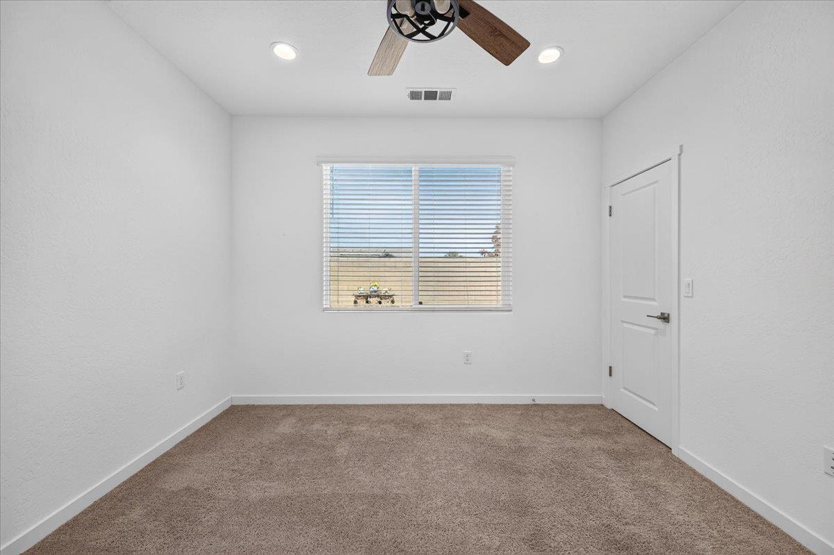 1165 Blue Oak Ln W, Madera, CA 93636
