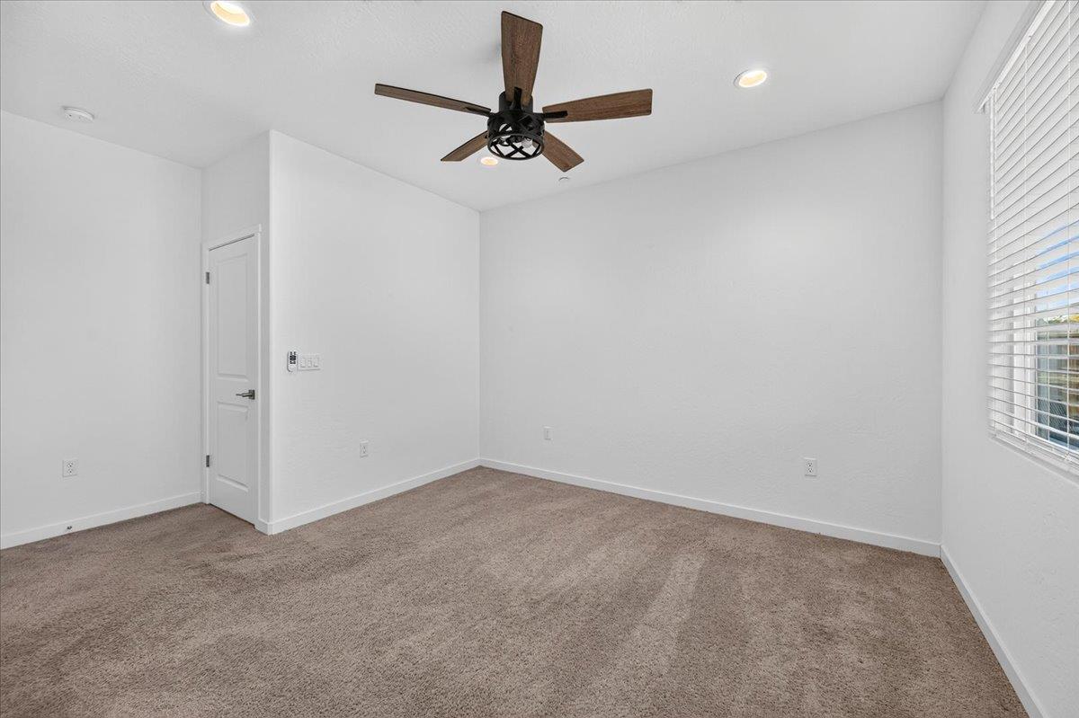 1165 Blue Oak Ln W, Madera, CA 93636