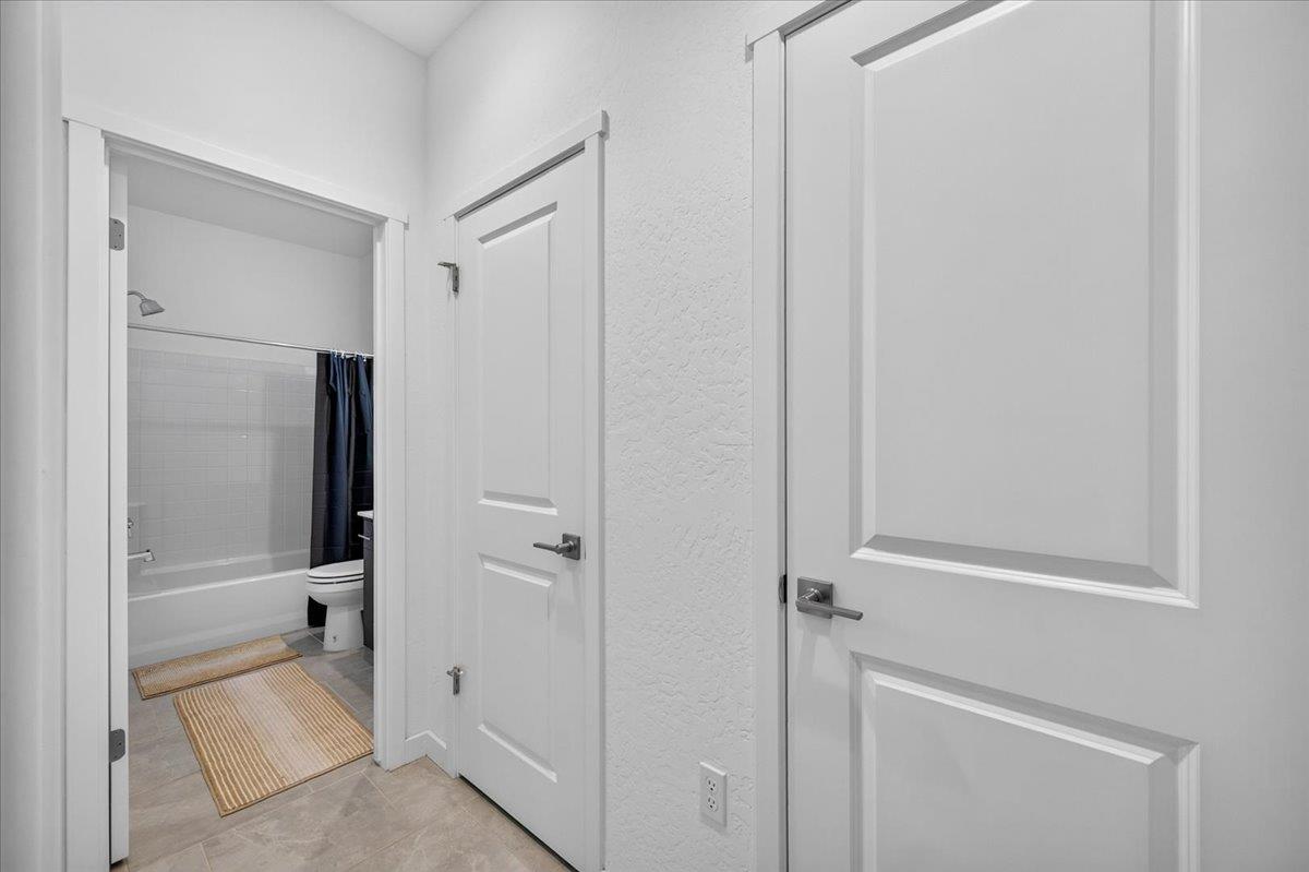 1165 Blue Oak Ln W, Madera, CA 93636