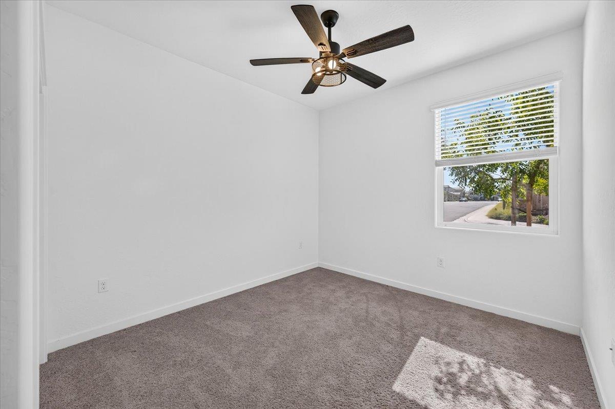 1165 Blue Oak Ln W, Madera, CA 93636
