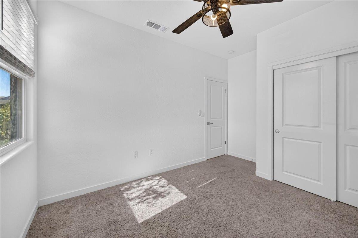 1165 Blue Oak Ln W, Madera, CA 93636