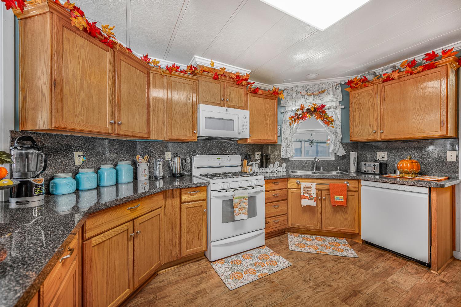 1551 6Th Avenue Dr #145, Kingsburg, CA 93631