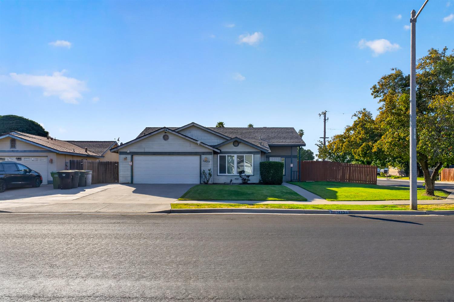1423 Belinda Dr, Lemoore, CA 93245