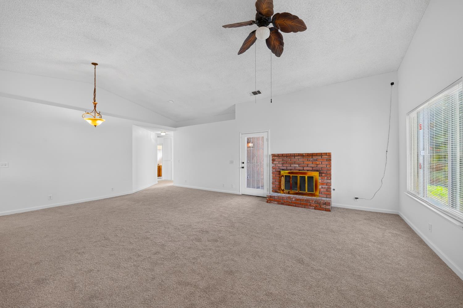 1423 Belinda Dr, Lemoore, CA 93245