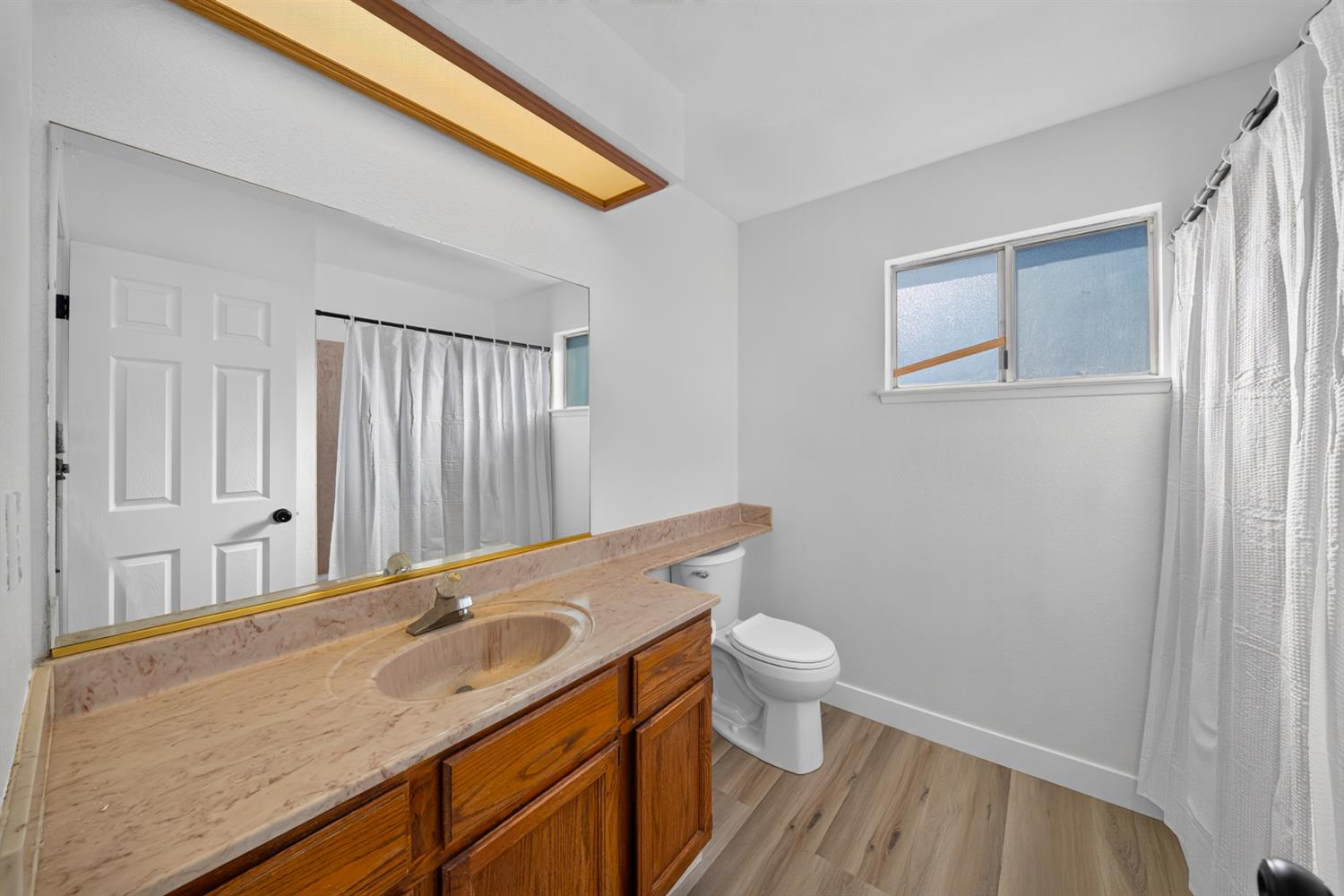 1423 Belinda Dr, Lemoore, CA 93245