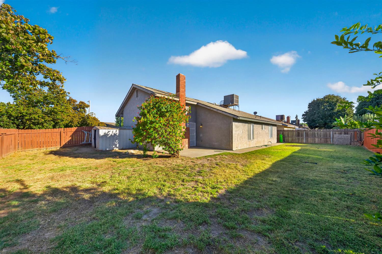 1423 Belinda Dr, Lemoore, CA 93245