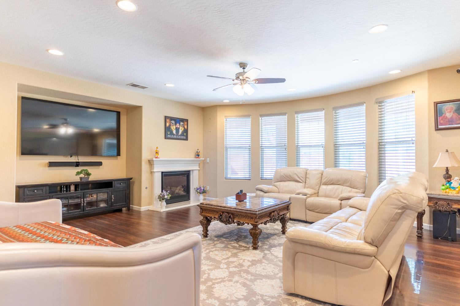 654 Agua Dulce Ave, Clovis, CA 93619