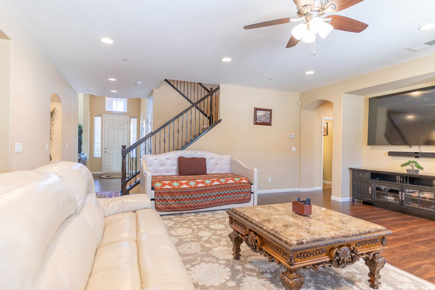654 Agua Dulce Ave, Clovis, CA 93619