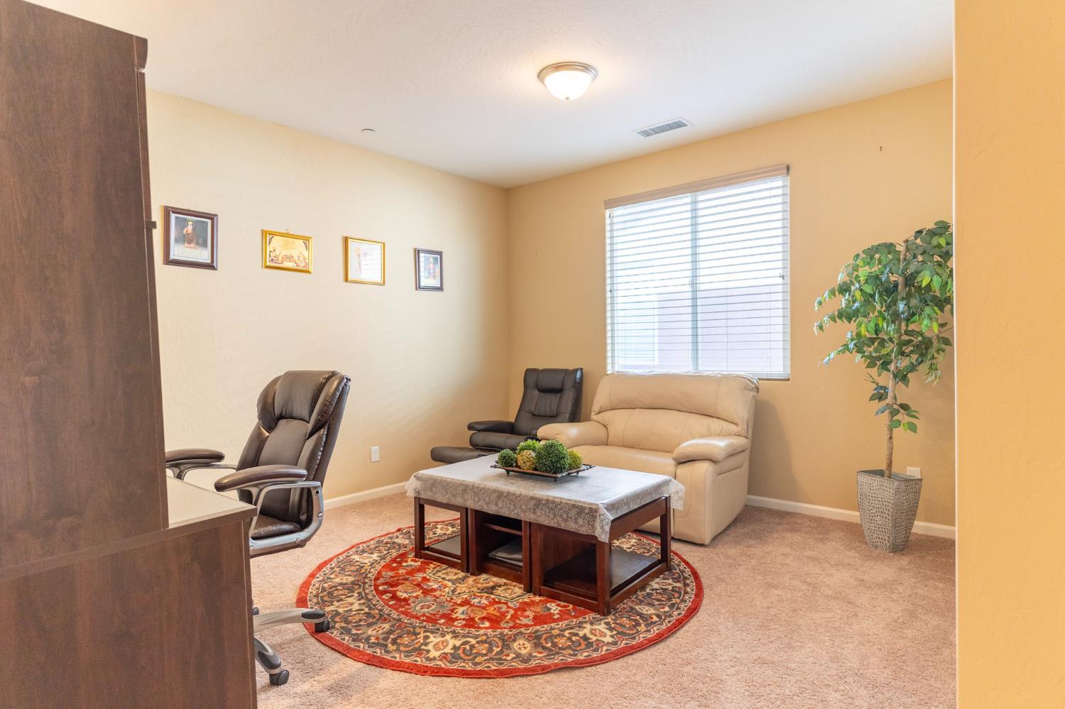 654 Agua Dulce Ave, Clovis, CA 93619