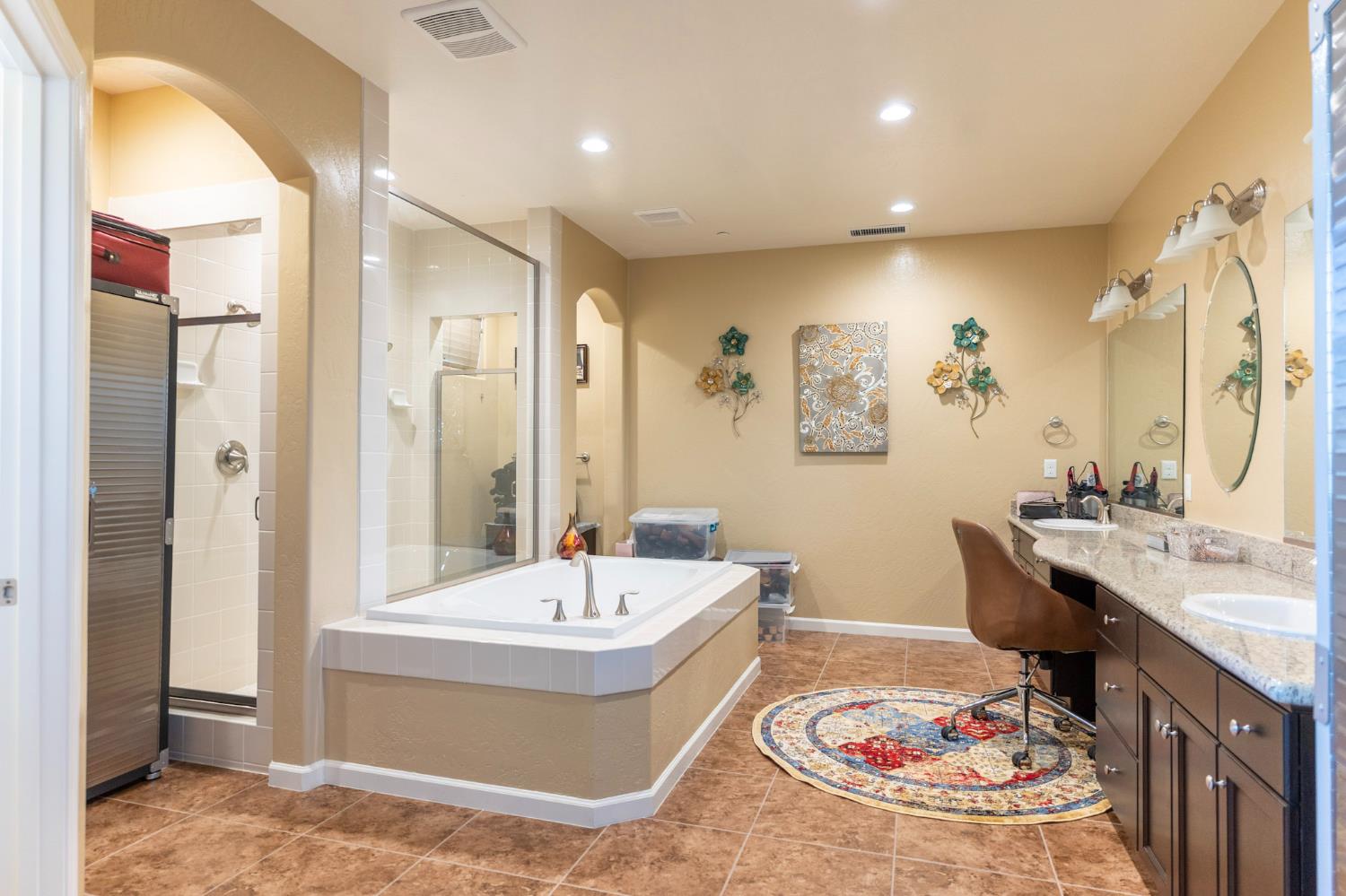 654 Agua Dulce Ave, Clovis, CA 93619