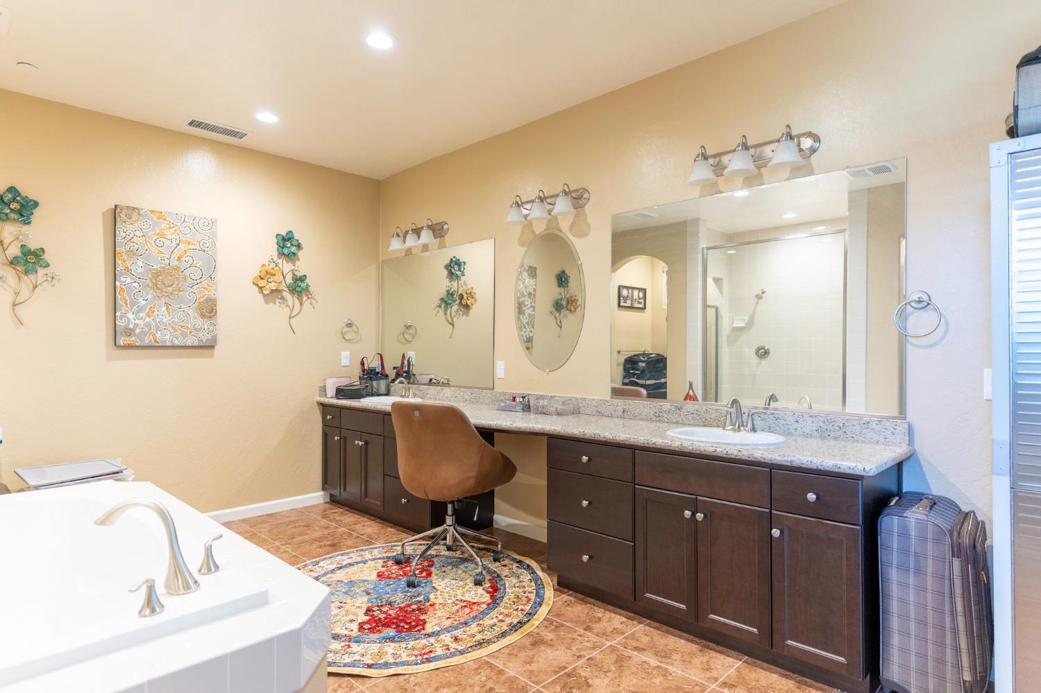 654 Agua Dulce Ave, Clovis, CA 93619