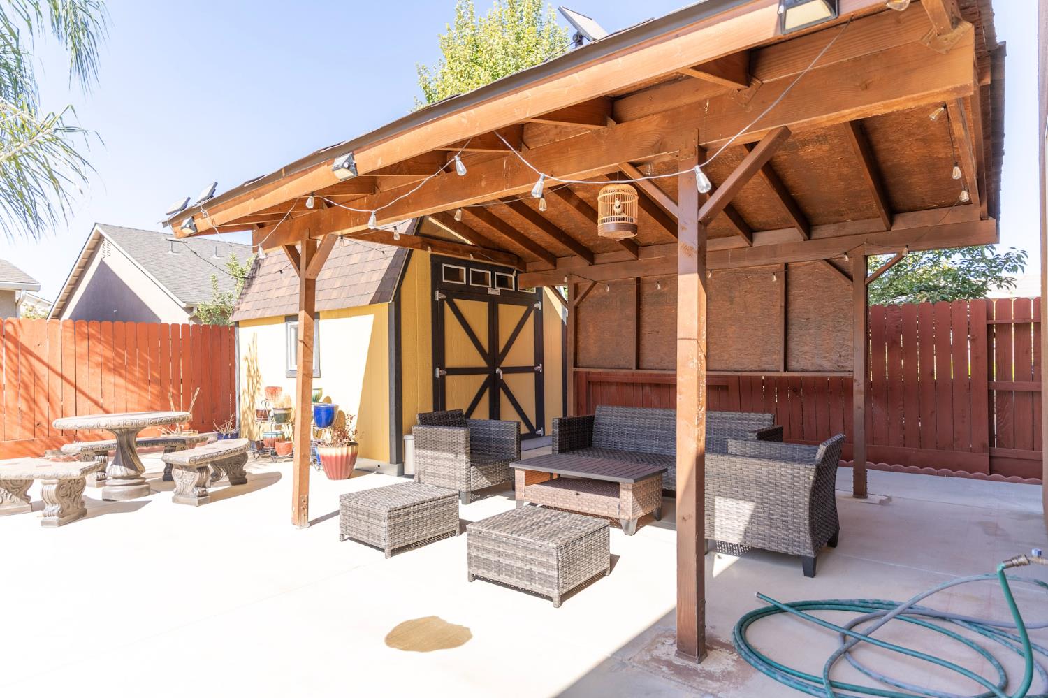 654 Agua Dulce Ave, Clovis, CA 93619