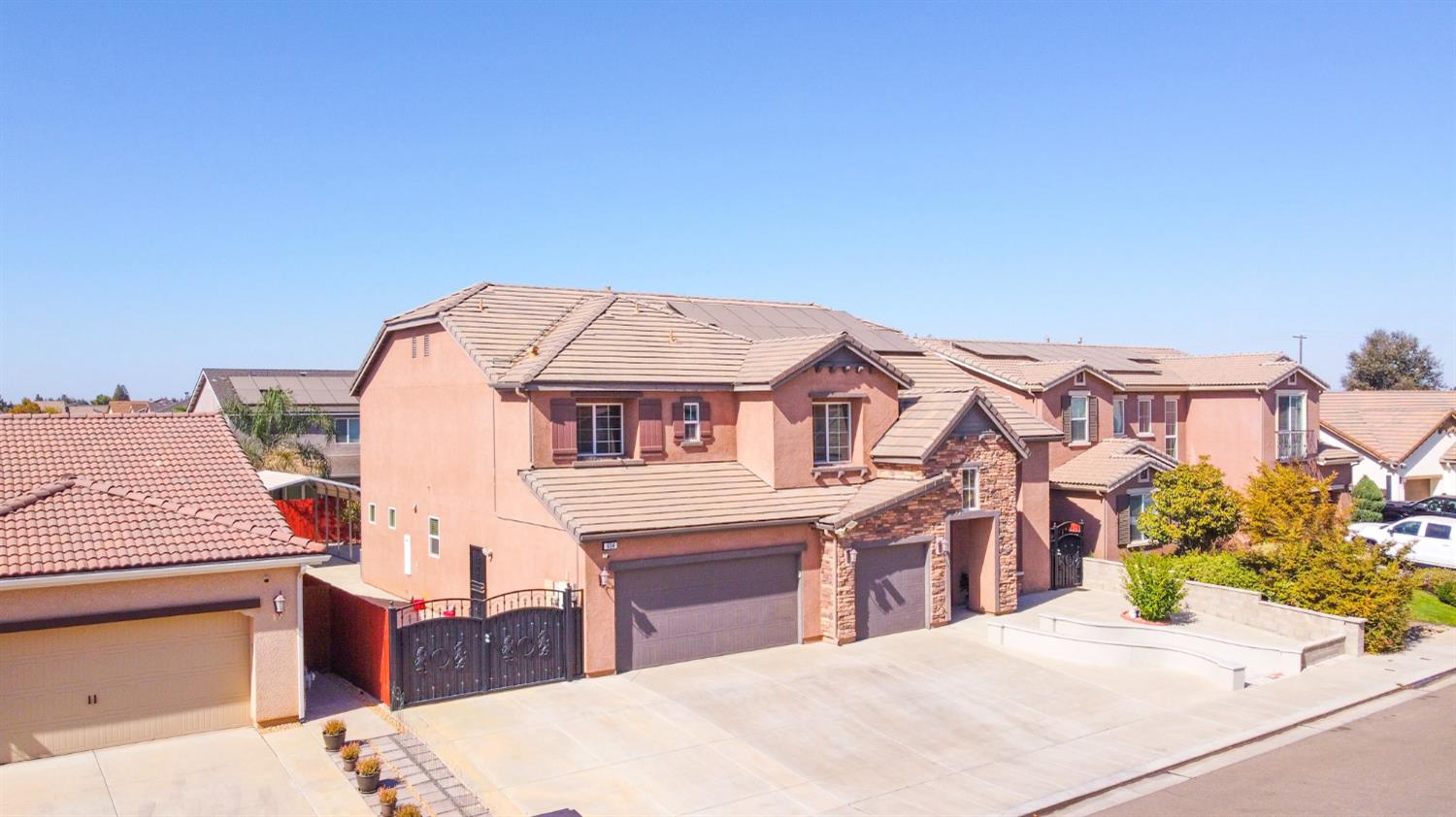 654 Agua Dulce Ave, Clovis, CA 93619