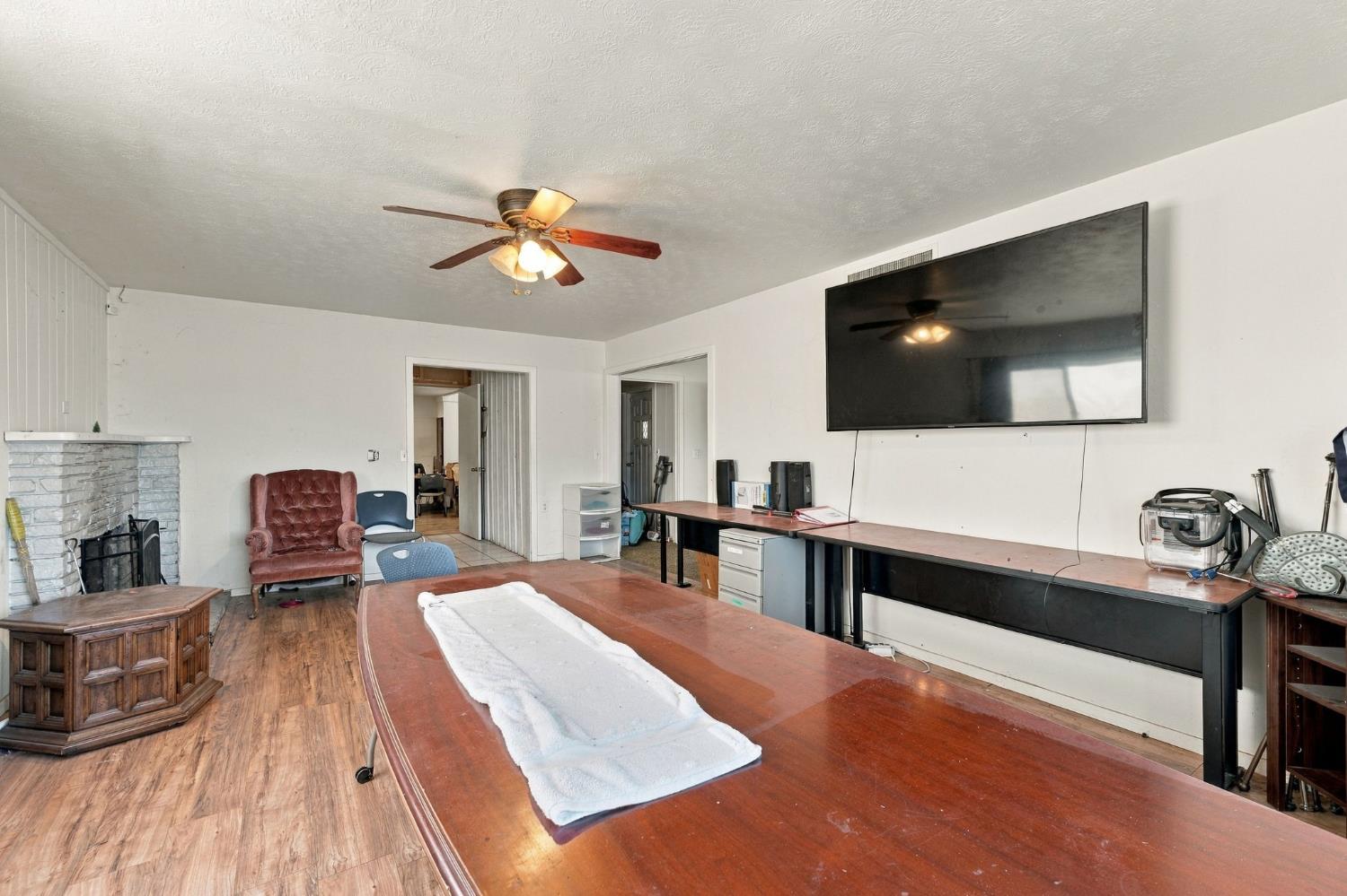 9333 E Belmont Ave, Sanger, CA 93657