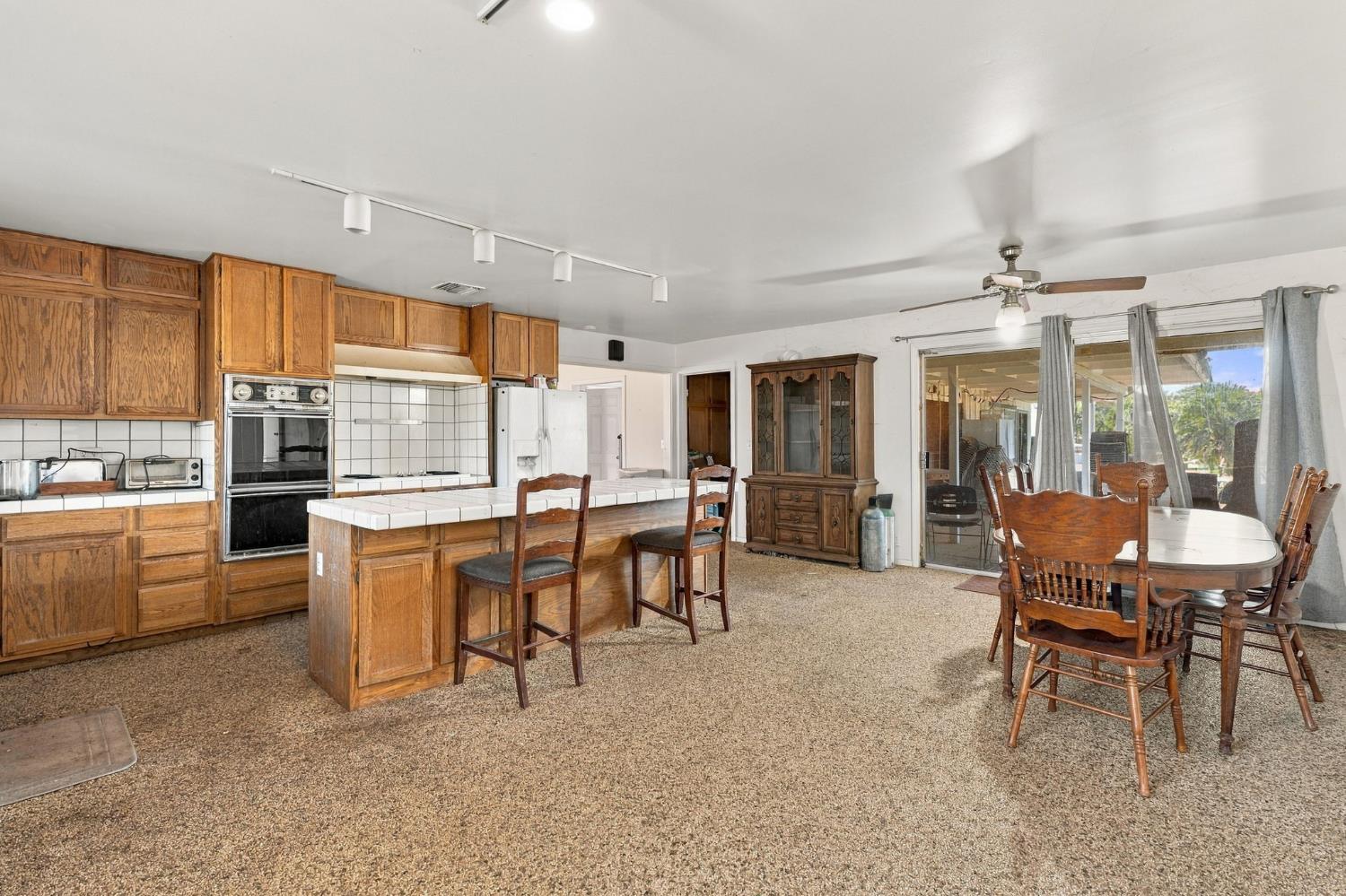 9333 E Belmont Ave, Sanger, CA 93657