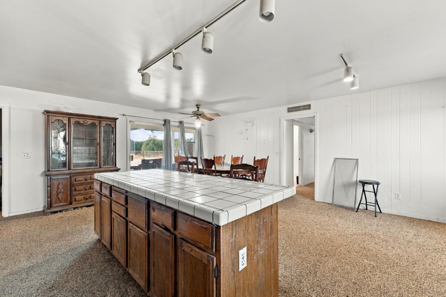 9333 E Belmont Ave, Sanger, CA 93657