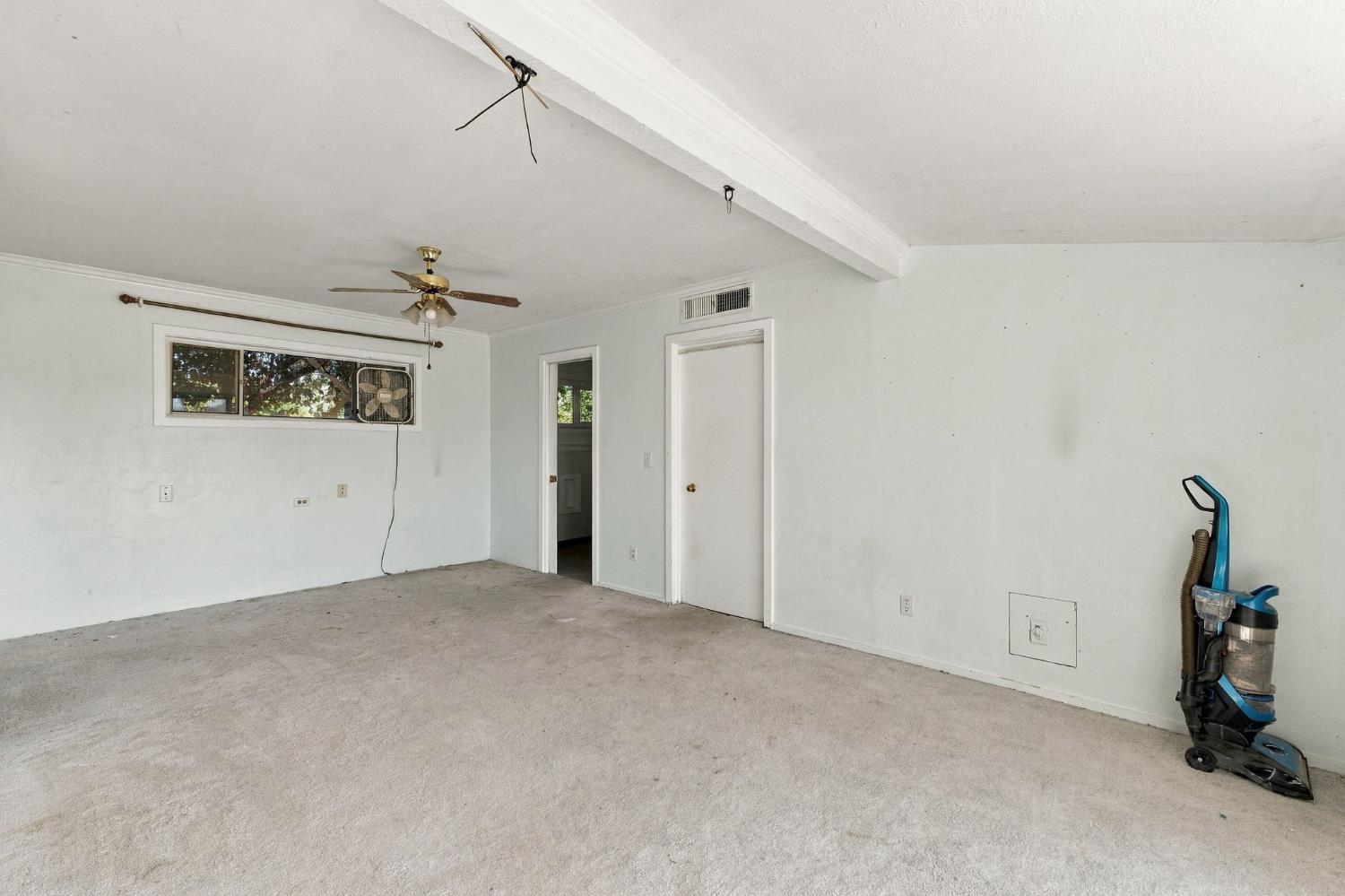9333 E Belmont Ave, Sanger, CA 93657