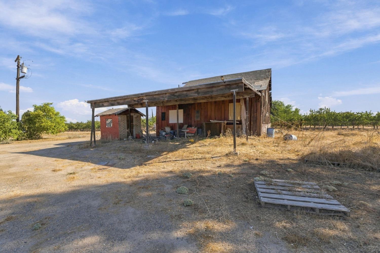 9333 E Belmont Ave, Sanger, CA 93657