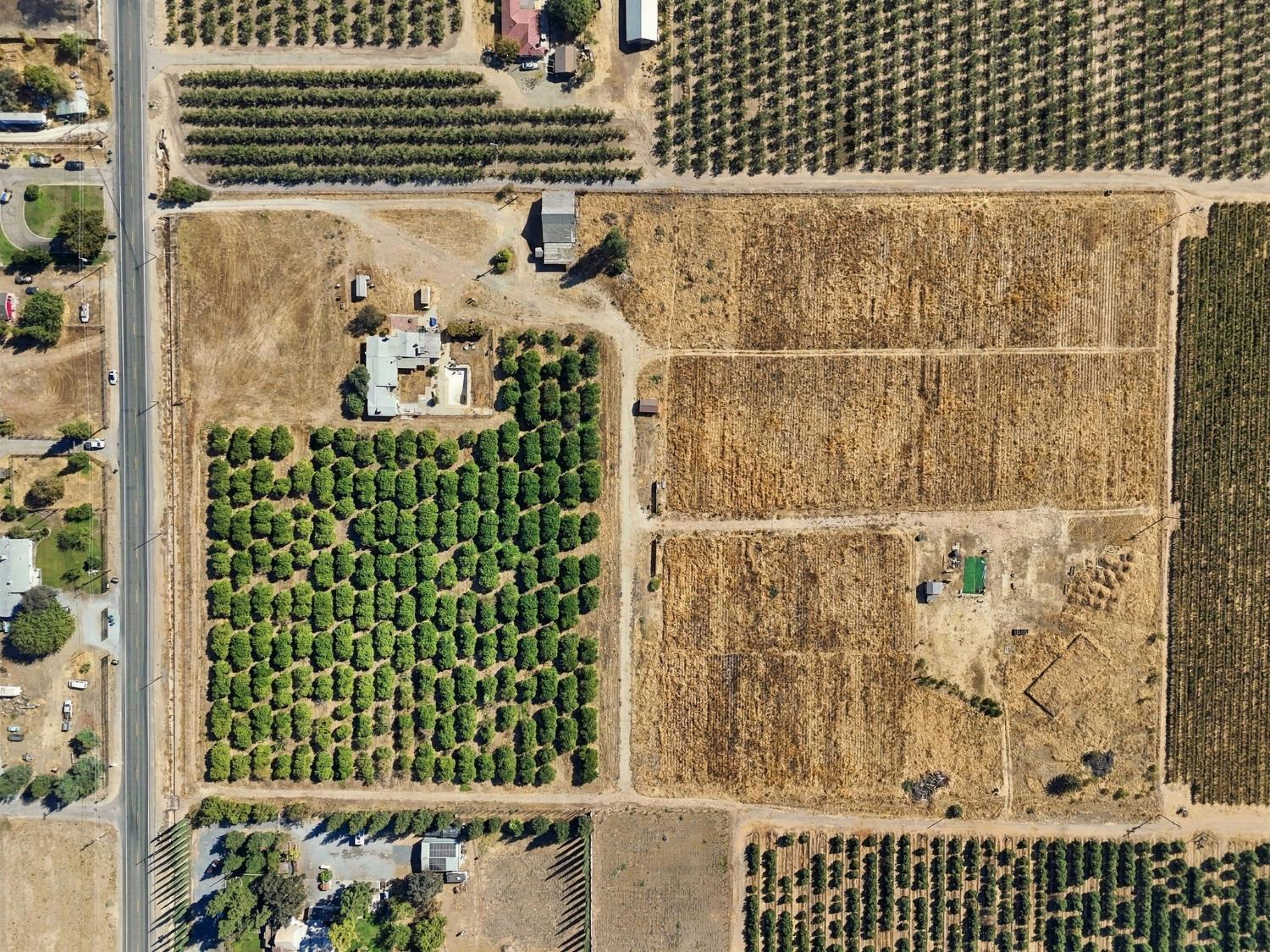 9333 E Belmont Ave, Sanger, CA 93657