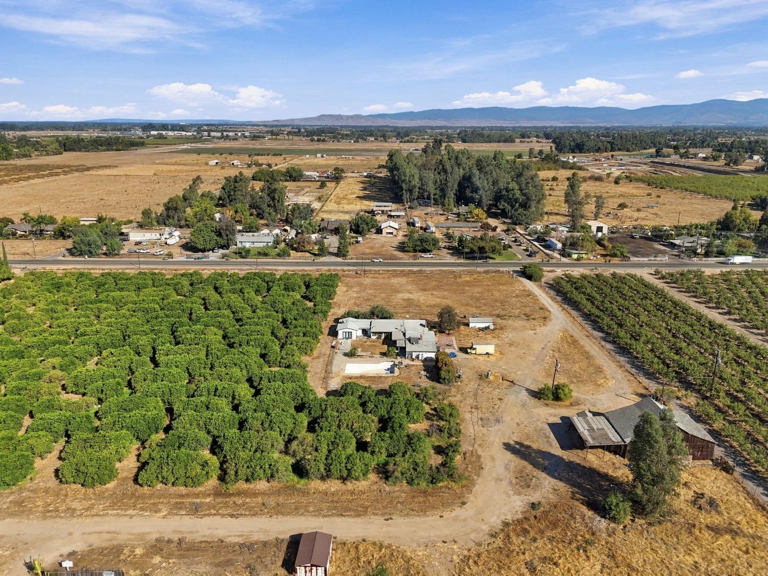 9333 E Belmont Ave, Sanger, CA 93657
