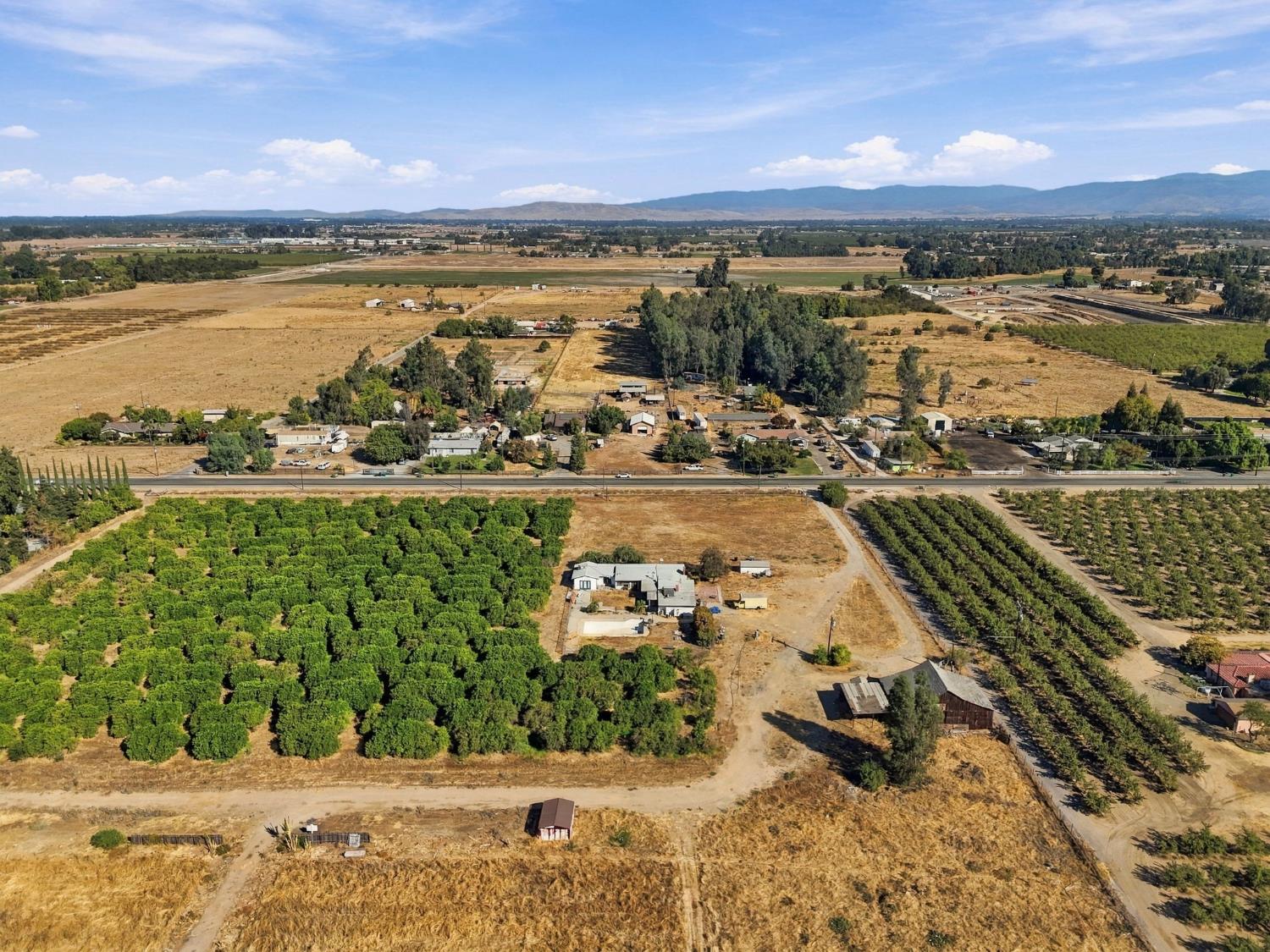 9333 E Belmont Ave, Sanger, CA 93657